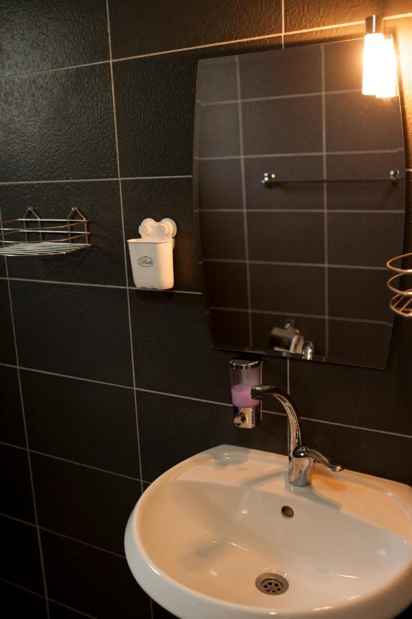 Alfa Guest Rooms With Parking Varna Luaran gambar