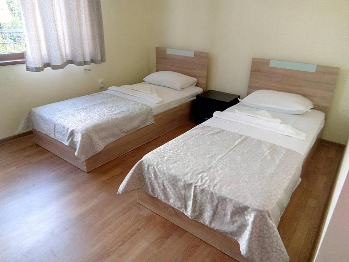 Alfa Guest Rooms With Parking Varna Luaran gambar