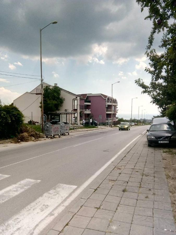 Alfa Guest Rooms With Parking Varna Luaran gambar