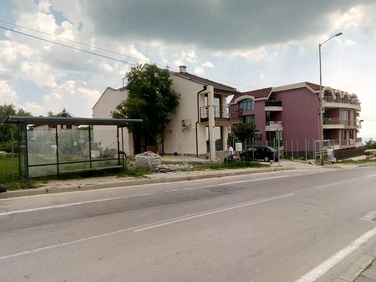 Alfa Guest Rooms With Parking Varna Luaran gambar