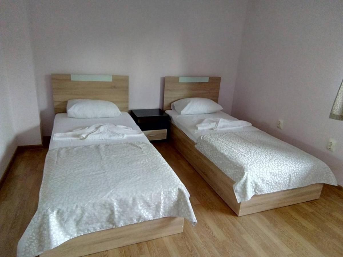 Alfa Guest Rooms With Parking Varna Luaran gambar