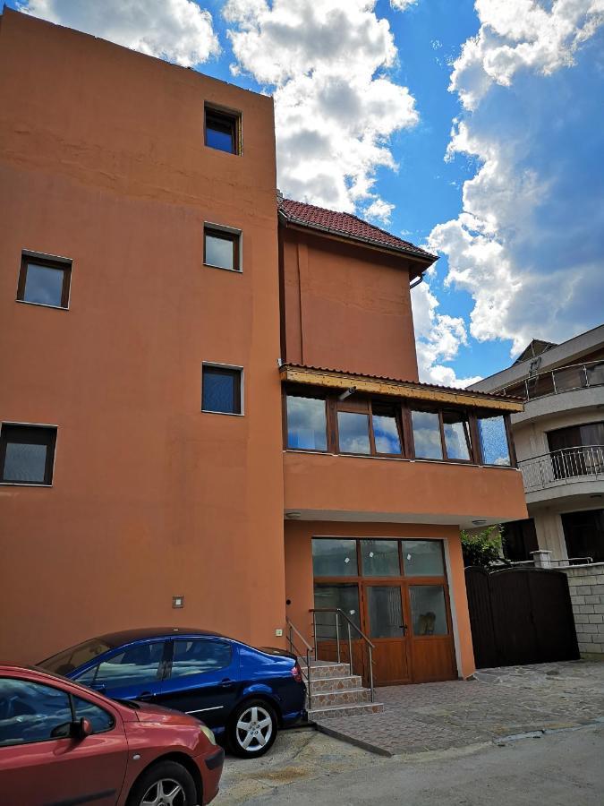 Alfa Guest Rooms With Parking Varna Luaran gambar