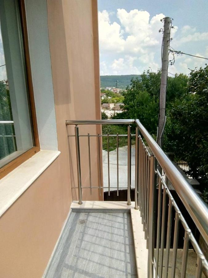 Alfa Guest Rooms With Parking Varna Luaran gambar