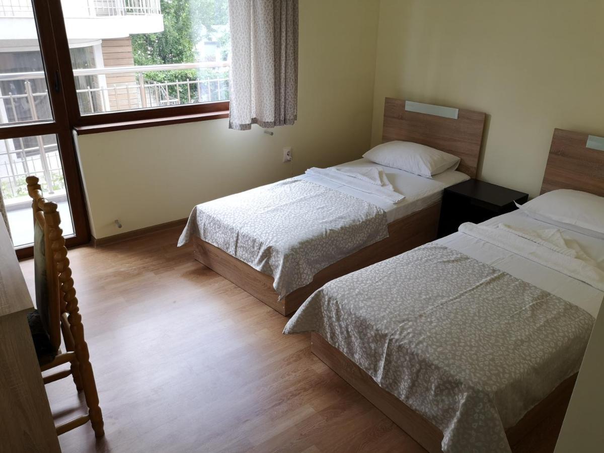 Alfa Guest Rooms With Parking Varna Luaran gambar