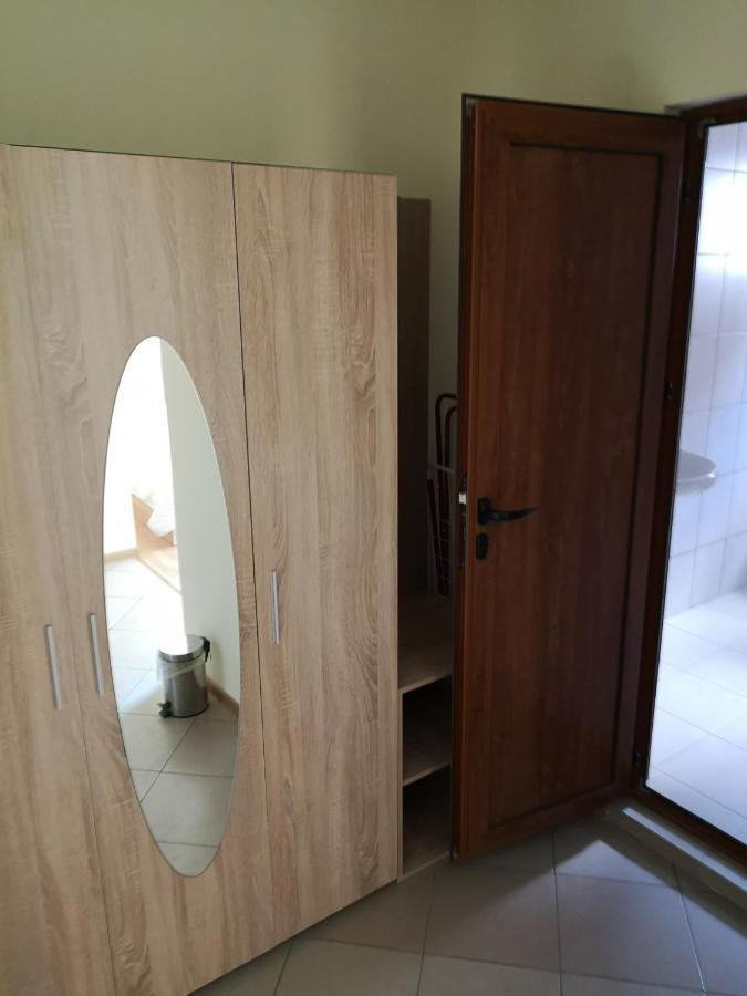 Alfa Guest Rooms With Parking Varna Luaran gambar