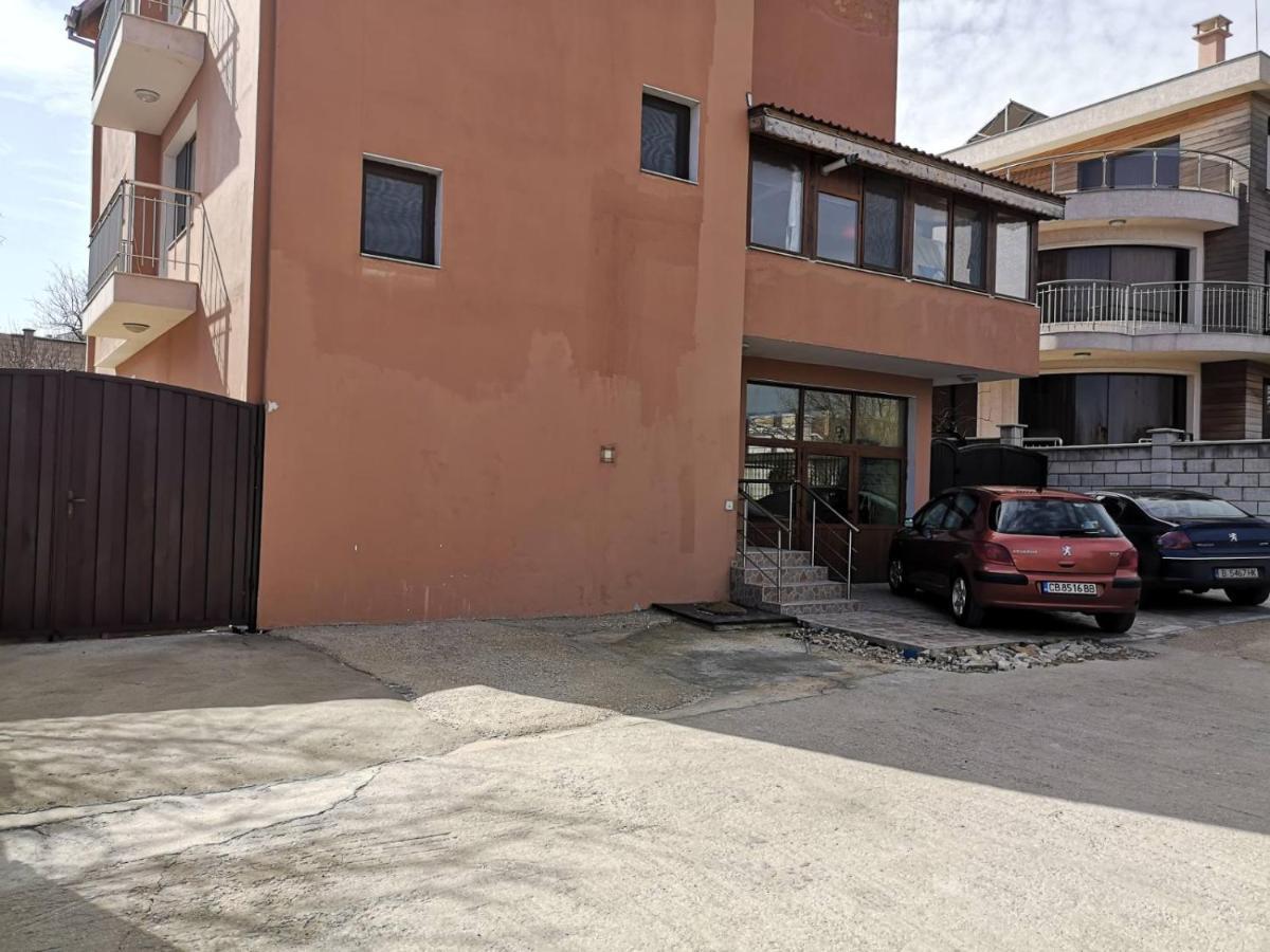 Alfa Guest Rooms With Parking Varna Luaran gambar